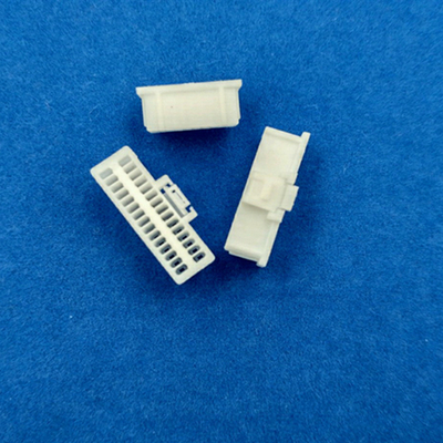 1.0mm Pitch Wire To Board Connector Housing tương đương với Molex 501189 với liên lạc đồng PA66