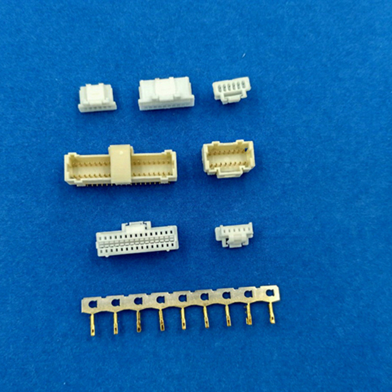 1.0mm Pitch Wire To Board Connector Housing tương đương với Molex 501189 với liên lạc đồng PA66
